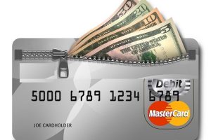 Чем отличается дебетовая карта от кредитной